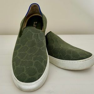 Women’s Green Rothy’s slip on sneakers size 6.5